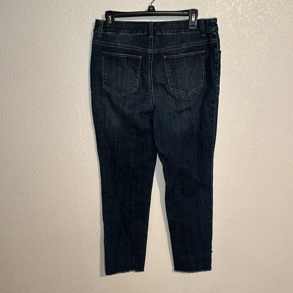 Chicos So Slimming Girlfriend Slim Leg Ankle Beaded Leg Size 8R - Picture 3 of 7